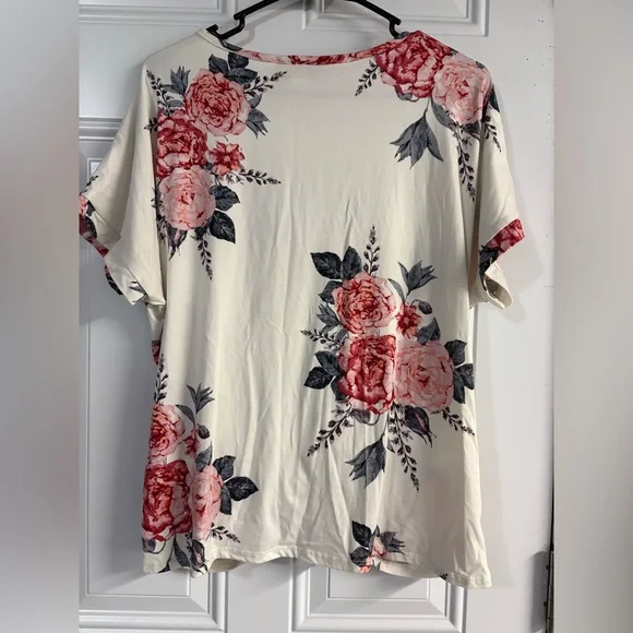 Floral Knot Front Top✨ - Picture 8 of 8